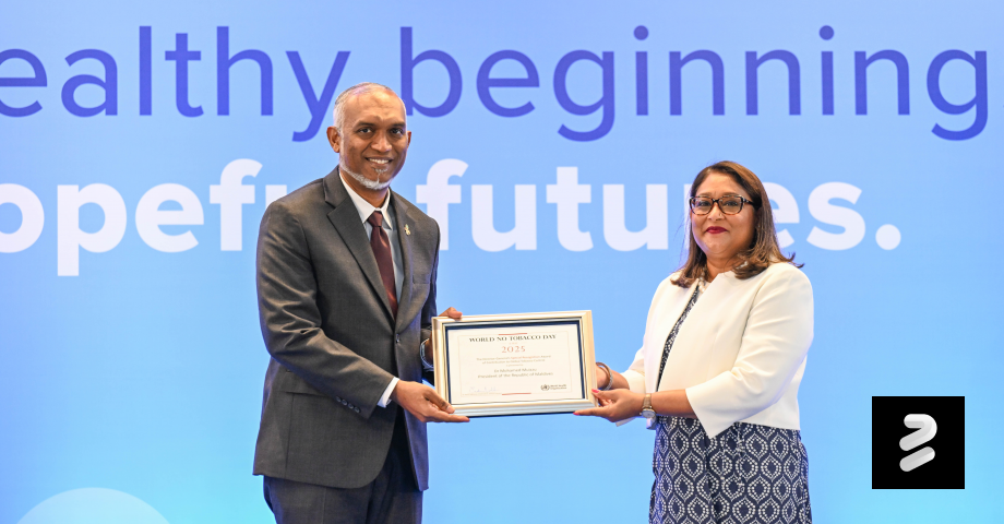 ދުންފަތާ ދެކޮޅު މަސައްކަތަށް ޑަބްލިޔުއެޗްއޯގެ ހާއްސަ އެވޯޑު ރައީސަށް އަރުވައިފި